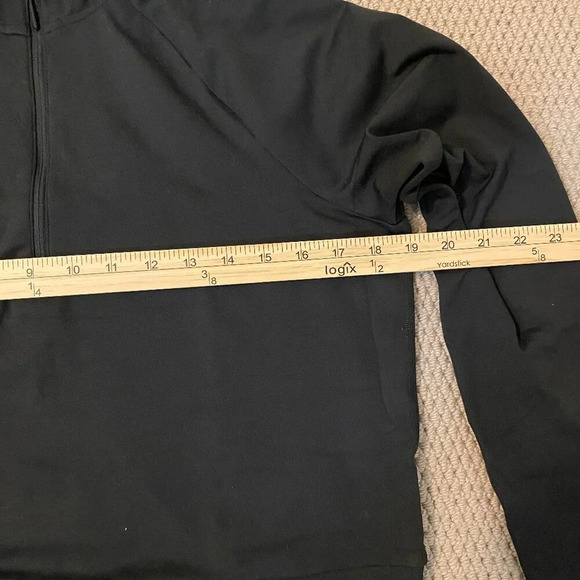 Prana NWT Ice Flow Half Zip cropped black top size medium with UPF 50. - Picture 8 of 9